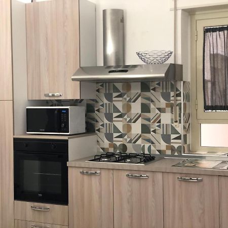 Stabile139 Bed and Breakfast Palermo Buitenkant foto